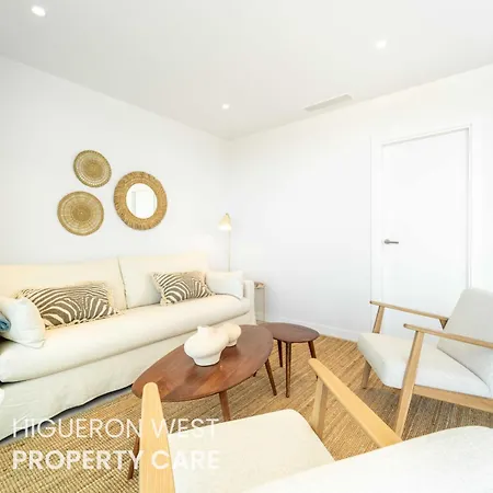 El Sol Sur - South-facing Terrace With Pool Views, アパート フエンヒロラ